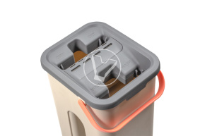 Flat mop with bucket 6 l, with two compartments for spinning, LV-F02