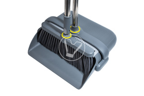 Scoop and brush with long handle, model LV-B04